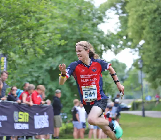 : Emil Åberg ger järnet från sista kontrollen och spurtar till seger i H18.