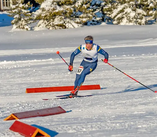 Jonatan Ståhl ligger tvåa i världscupen inför de avslutade tävlingarna vid EM i Finland. Totalledaren Jörgen Baklid, Norge, kommer inte till start på grund av brutet nyckelben.