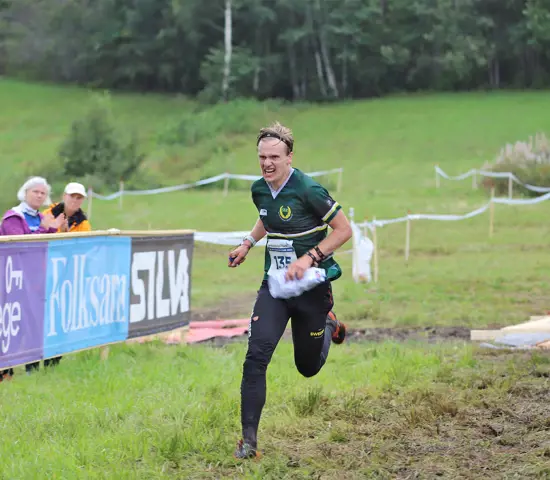 Simon Hector spurtar in på fjärde plats på SM medeldistans 2023.
