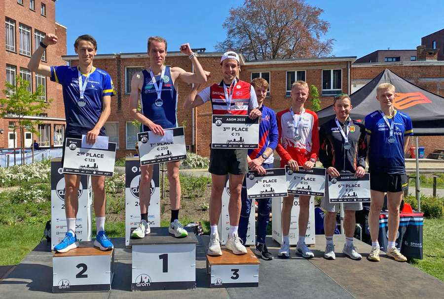 De sju bästa herrarna på knockout-sprinten. Från vänster: August Mollén, Tuomas Heikkilä, Ulrik Astrup Arnesen, Freddie Carcas, Timo Suter, Piotr Parfianowicz och Jonatan Gustafsson. Bild: Kalle Dalin.