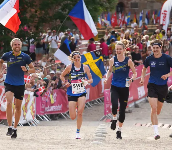Det svenska stafettlaget under upploppet på VM i Danmark sommaren 2022.