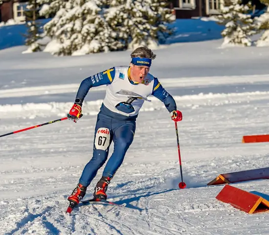 Jonatan Ståhl kan sammanfatta världscupstarten med en seger och två andraplatser. Bilden från lördagens medeldistans.