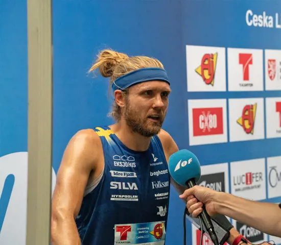 Gustav Bergman intervjuas.
