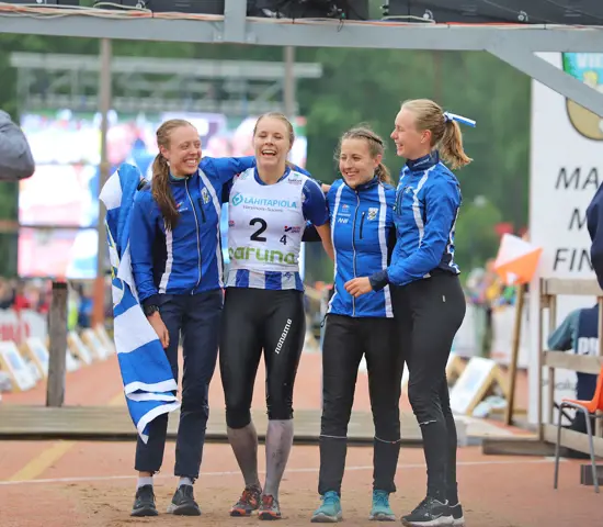 IFK Göteborg efter segern på Venlakavlen 2022. Fr.v. Sanna Fasth, Sara Hagström, Elin Månsson och Victoria Hästad Björnstad.